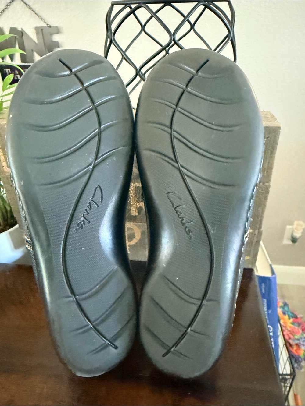 Clarks Black Ashland Lane Q Leather Slip-On Loafers - Picture 10 of 15